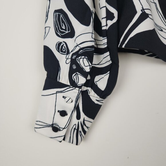 Cupcakes and Cashmere Size XS Black White Artsy Long Sleeve Mock Neck Top Blouse - Picture 4 of 8